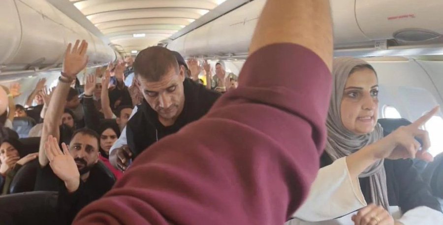 Un avion transportant 153 Palestiniens de Gaza a atterri à Johannesburg dans des conditions opaques. Enquête sud-africaine et accusations contre Al-Majd Europe.